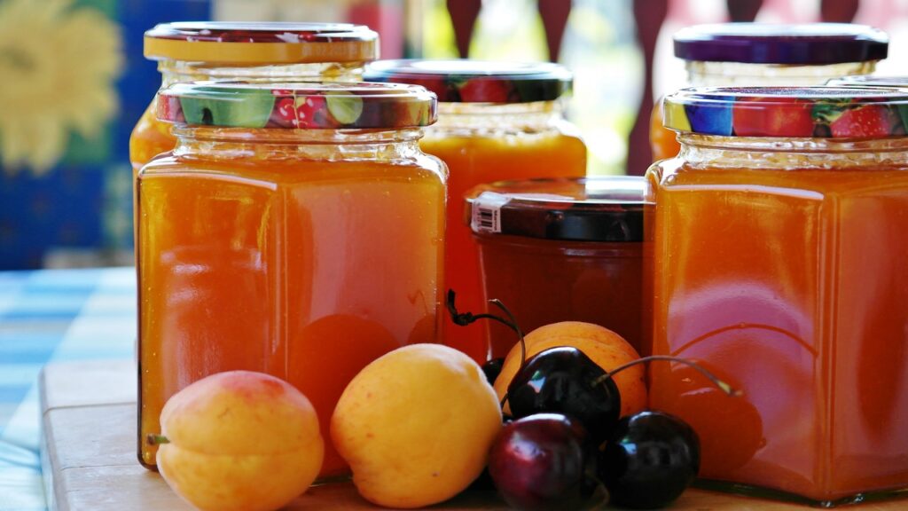 jam, apricots, cook-845326.jpg